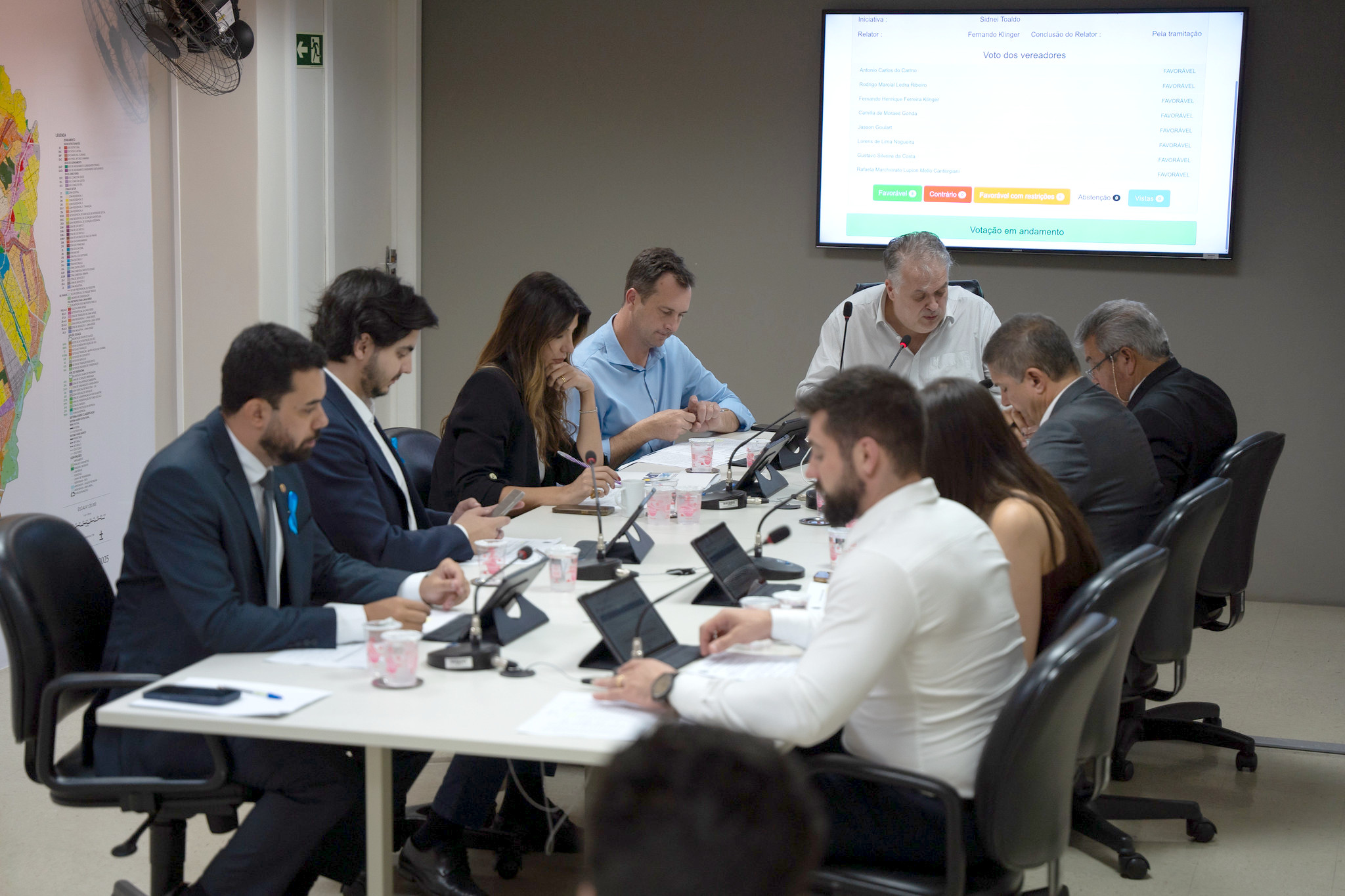 CCJ pede mais informações sobre proibir atletas transsexuais em Curitiba