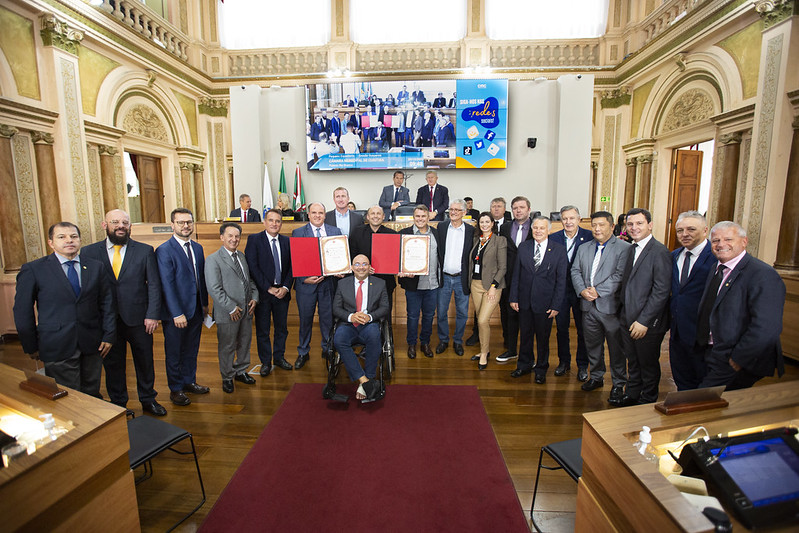 Ceasa Paraná comemora 50 anos e recebe homenagem da CMC