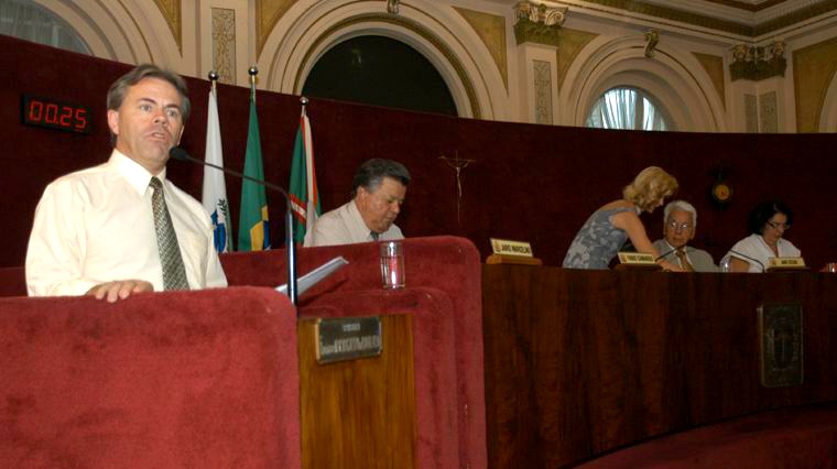 Cemitérios deverão oferecer equipamentos a deficientes 