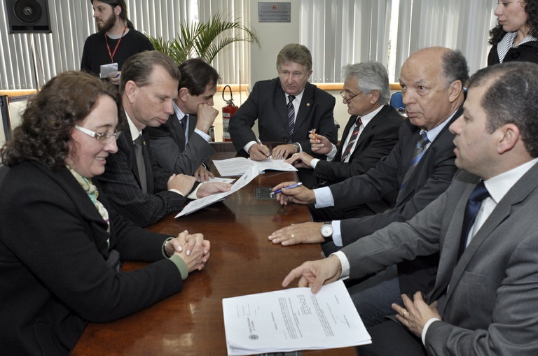 Chicarelli pede vistas de crédito para unidade de saúde 