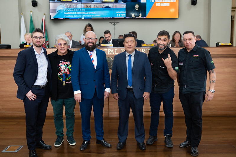 Cidadania Honorária de Curitiba a Bruce Dickinson é aprovada em 1º turno