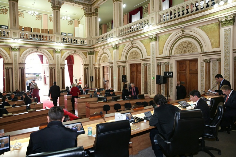 Cinco projetos vão à sanção do Executivo; utilidade pública é adiada