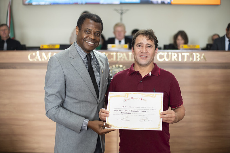 Cinegrafista Emerson Guidolin recebe homenagem da Câmara