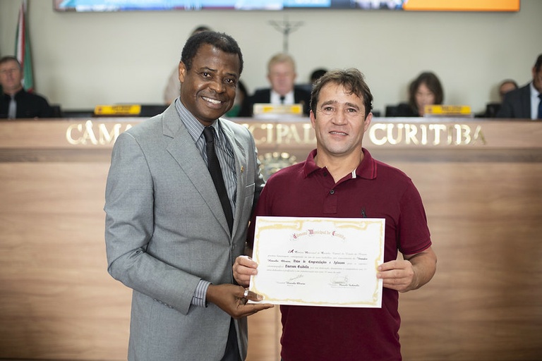 Cinegrafista Emerson Guidolin recebe homenagem da Câmara