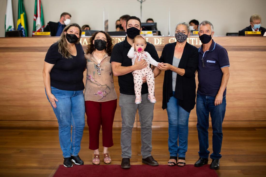 CMC acata homenagem a servidora, operação imobiliária e utilidades