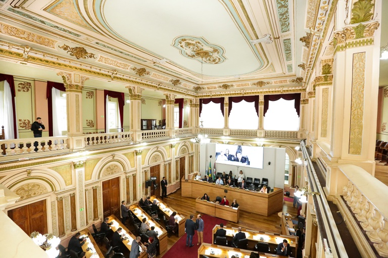 CMC aprova 5 projetos; rejeitada divulgação de consumo de água 