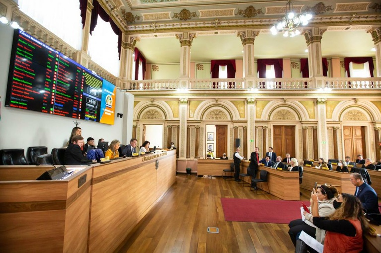 CMC autoriza compra da licença-prêmio de servidores da ativa