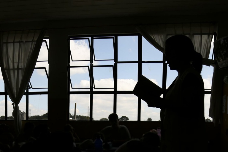 CMC discute projeto contra agressões a profissionais da educação