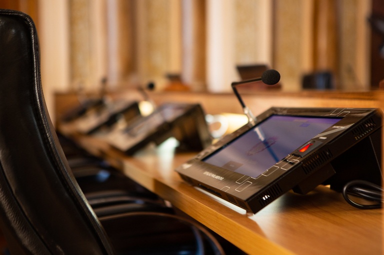 CMC faz “esforço concentrado” e vota PSS da enfermagem quarta 