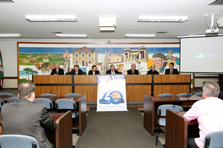 CMC homenageia 60 anos de fundação do Colégio João Bagozzi