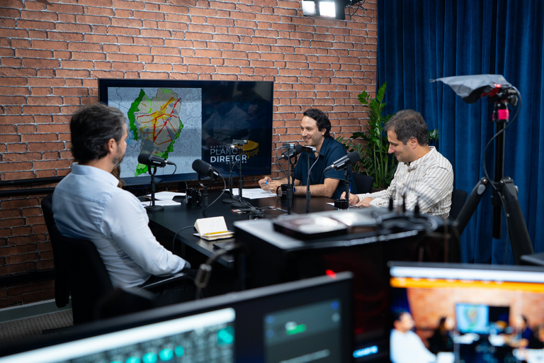 CMC Podcasts lança série especial sobre o futuro urbano de Curitiba