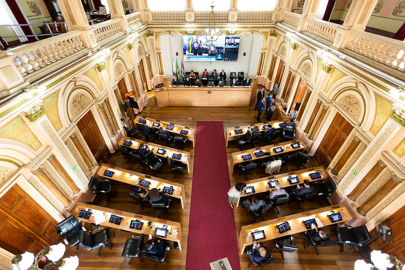 CMC retoma sessões; prefeito e presidente do TRE-PR participarão