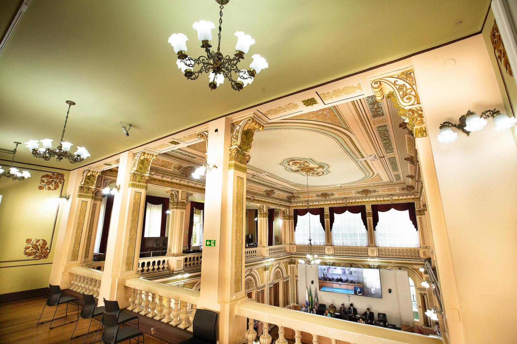 CMC vota opção ao atestado em academias e crédito para escola