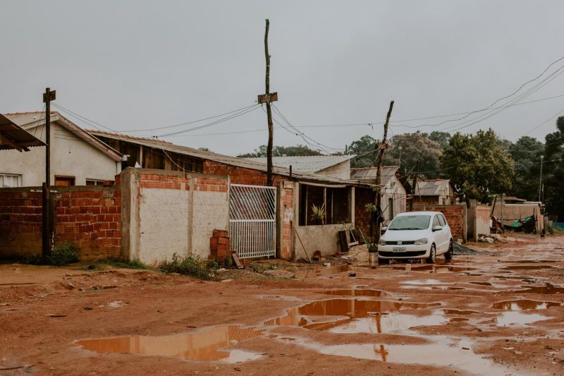 CMC vota parceria para a construção de calçadas em Curitiba