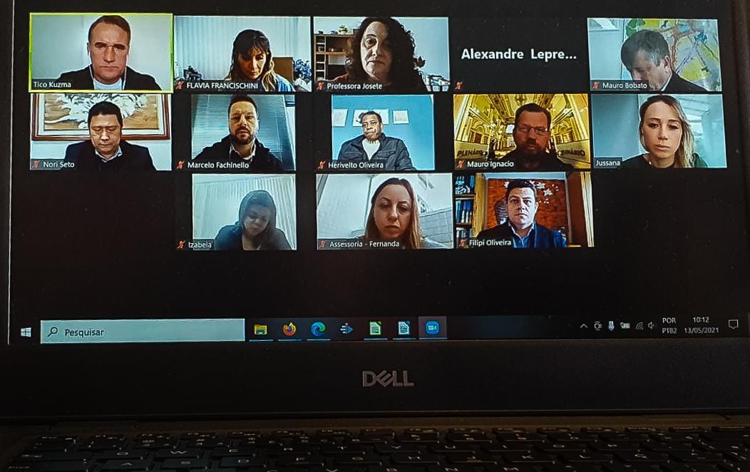 Colégio de Líderes adia início das sessões híbridas para 31 de maio