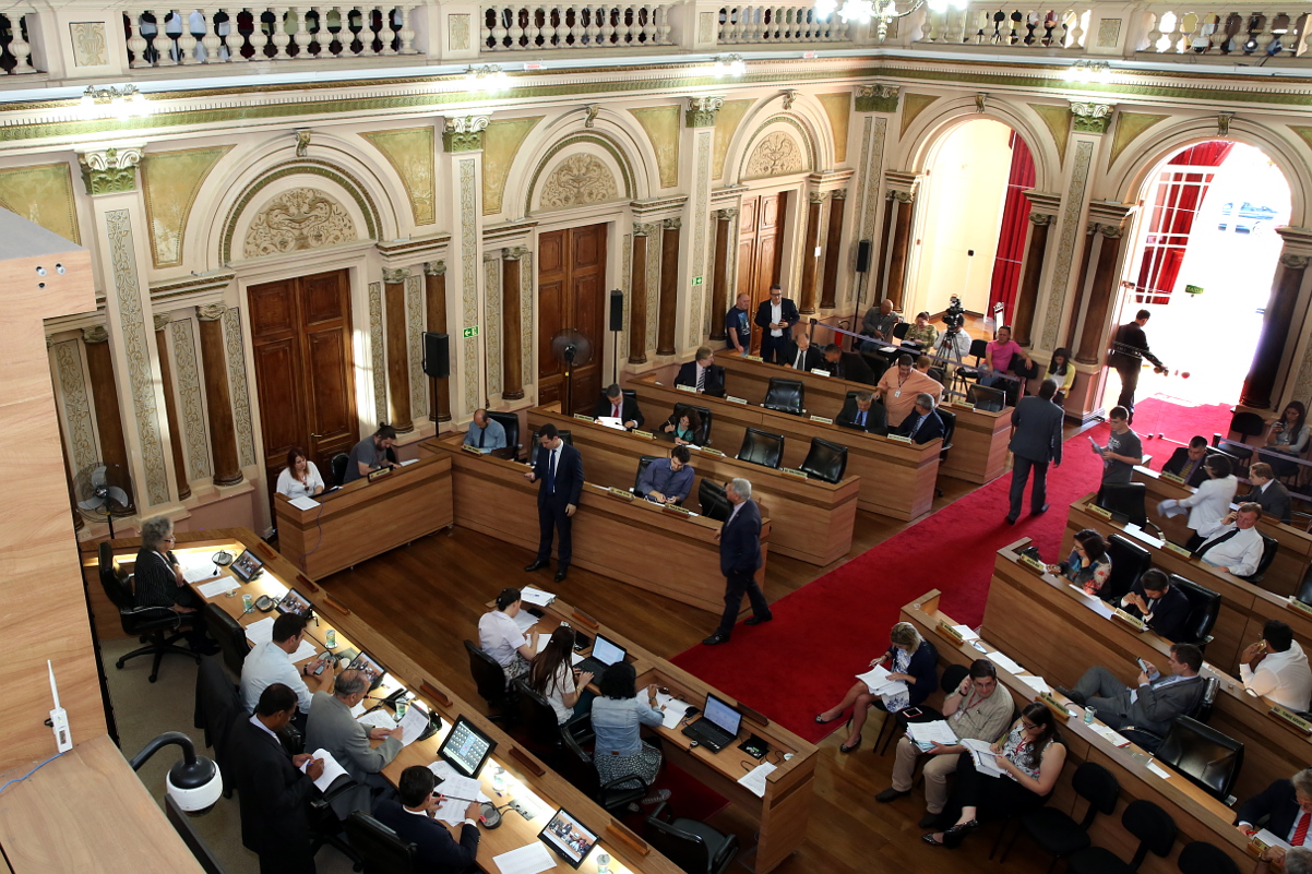 Com 104 emendas aprovadas, vereadores atualizam LDO 2017