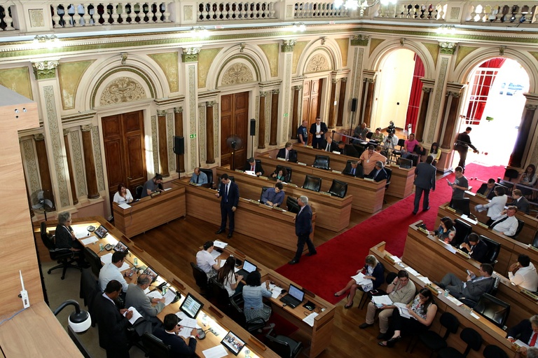 Com 104 emendas aprovadas, vereadores atualizam LDO 2017