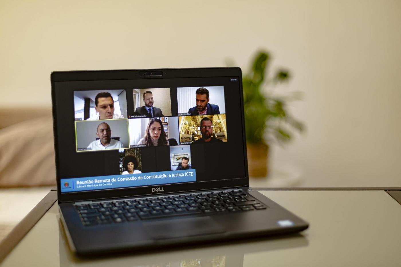 Com aval da CCJ, ação contra o racismo e incentivo a startups avançam na Câmara