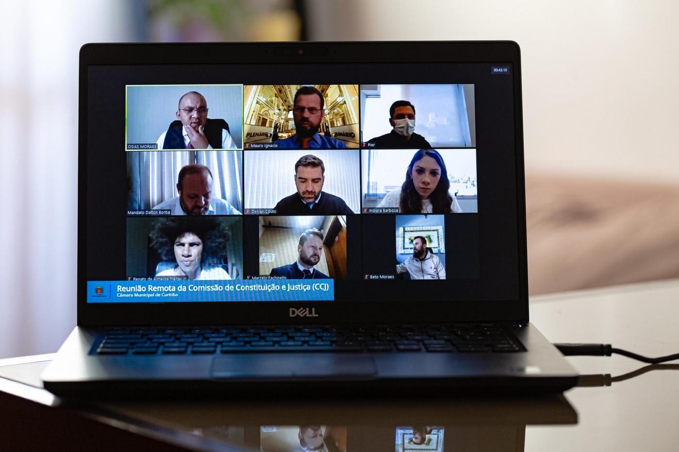 Com aval da CCJ, avança em Curitiba proposta de “congelar” nomes de rua