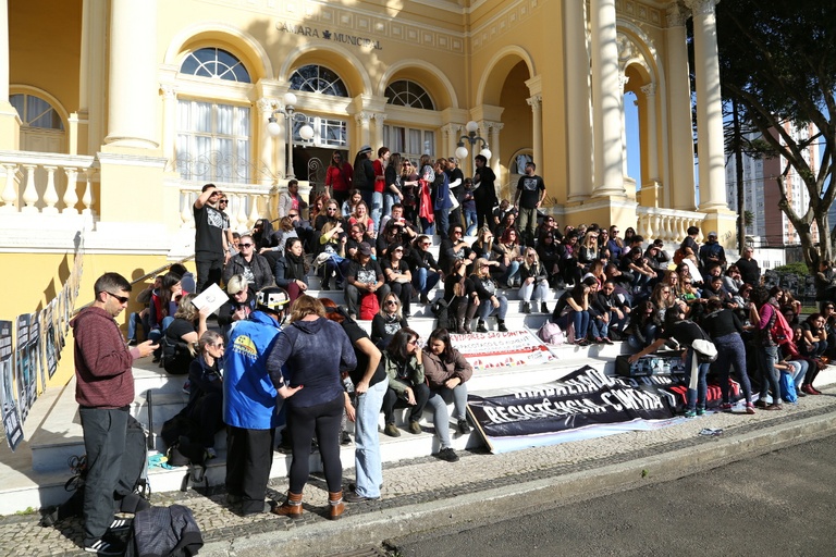 Com galerias desocupadas, sessão na CMC é retomada