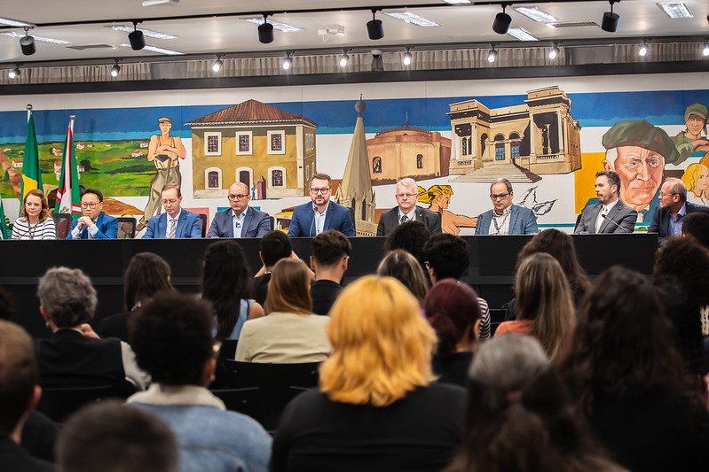 Com presença do presidente do TRE-PR, CMC dá início ao curso sobre Eleições 2024