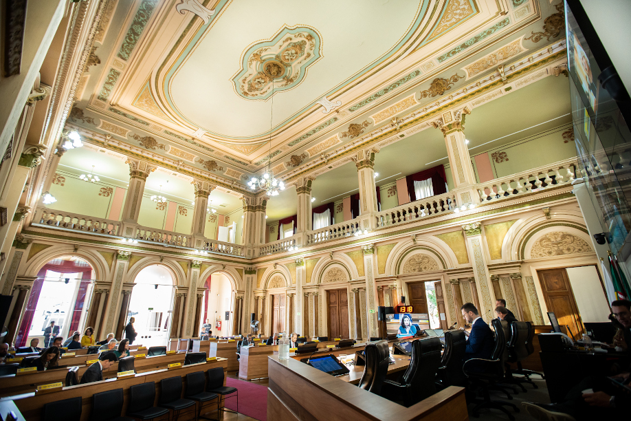 Com previsão de R$ 12,4 bi, LDO 2024 é aprovada pela Câmara de Curitiba