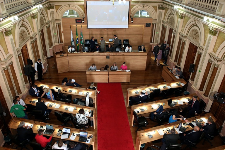 Com ressalvas, Câmara aprova contas da Prefeitura de 2011 