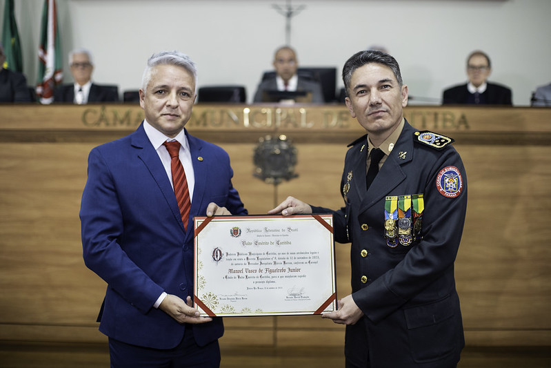 Comandante do Corpo de Bombeiros recebe o título de Vulto Emérito