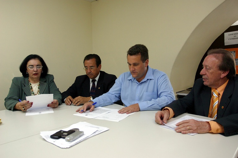 Comissão analisa as sugestões da comunidade 