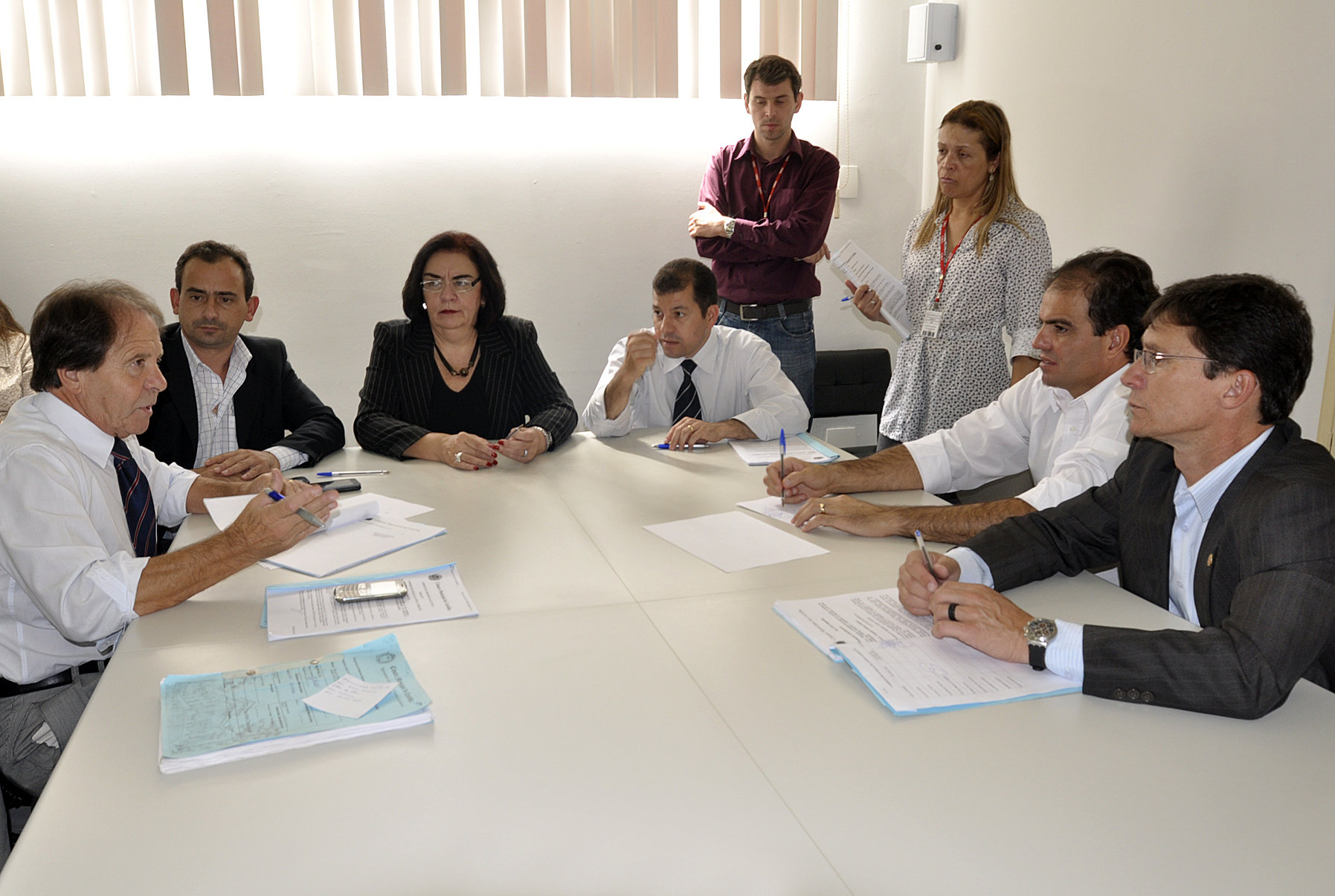 Comissão analisa projeto de reajuste aos servidores 