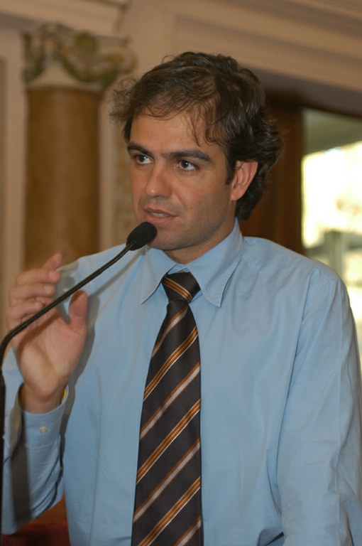 Comissão analisa trabalhos do primeiro semestre 