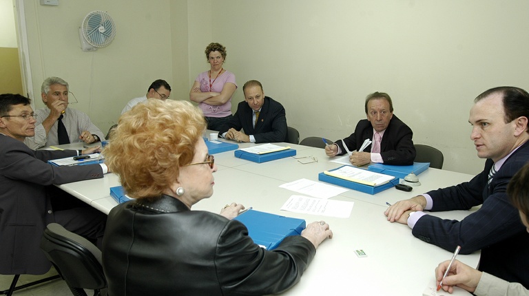 Comissão analisa uso de combustíveis não fósseis 