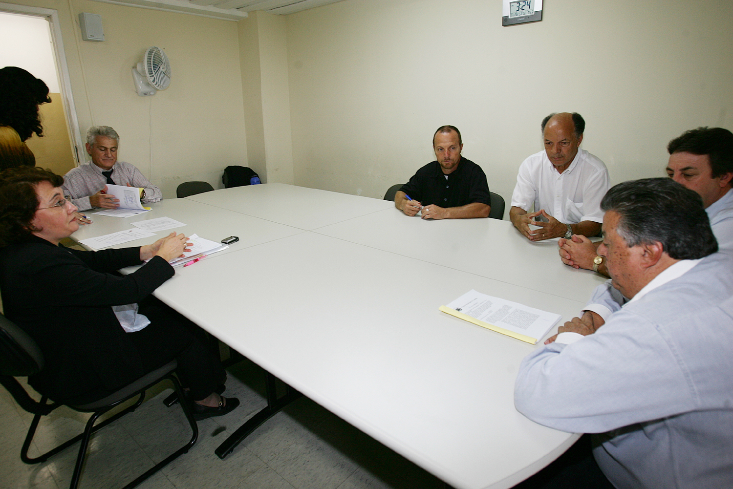 Comissão aprecia novas mensagens do prefeito 
