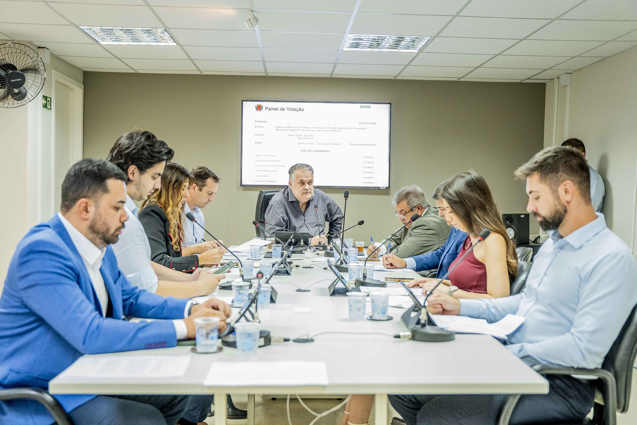 Comissão autoriza tramitação de 10 projetos na Câmara de Curitiba