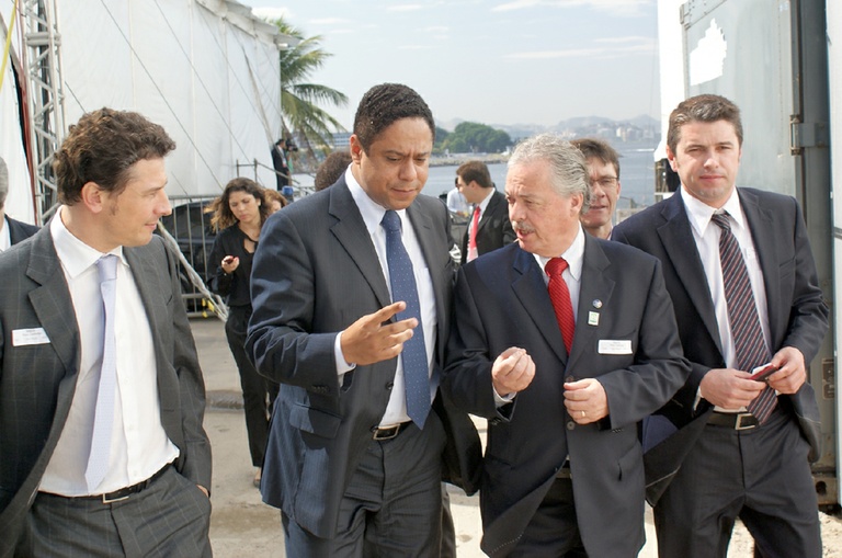 Comissão da Copa acompanha sorteio dos grupos do Mundial 