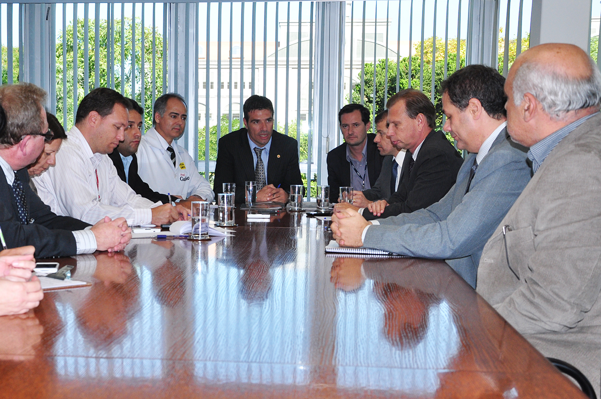 Comissão da Copa debate fiscalização de obras com TCE-PR  