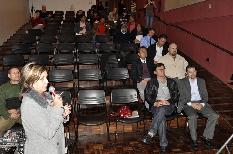 Comissão da Copa é alternativa para acesso a projetos de obras 