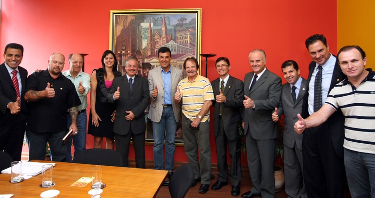 Comissão da Copa é recebida por Beto Richa 