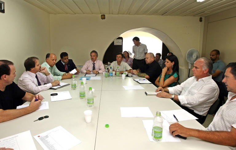 Comissão da Copa se reúne na segunda com Beto e Pessuti 