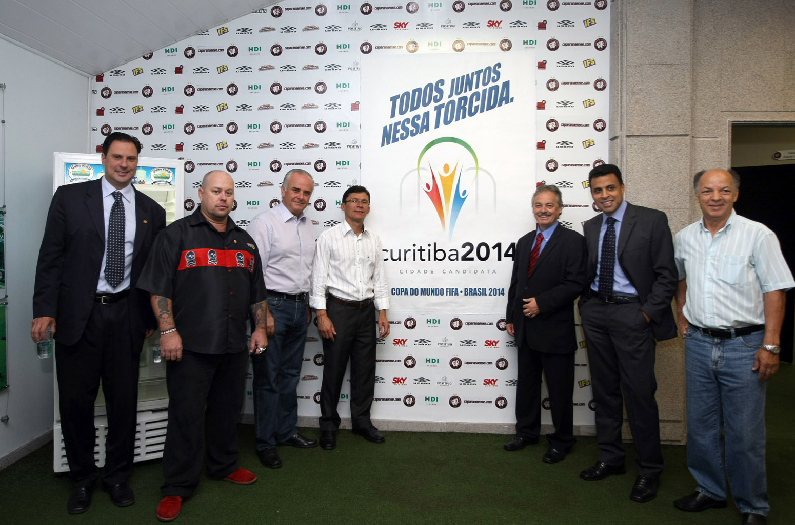 Comissão da Copa visita Arena e CT do Caju 