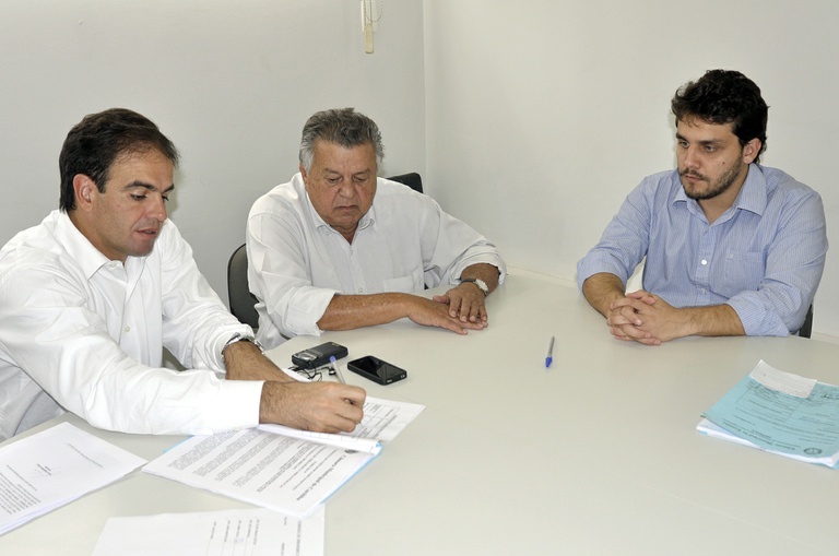 Comissão dá parecer favorável à doação de terreno 