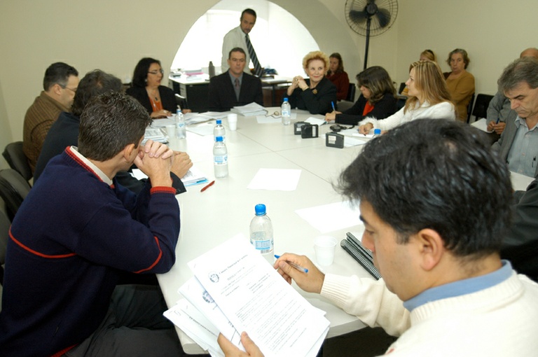 Comissão das Antenas ouve técnicos da Anatel 