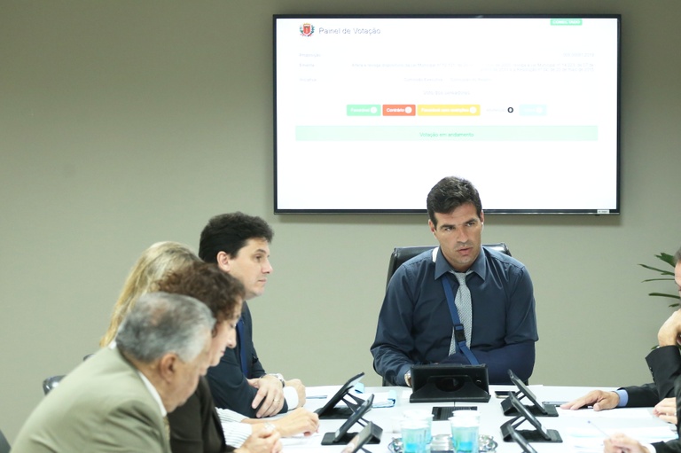 Comissão de Economia acata projeto de reestruturação administrativa