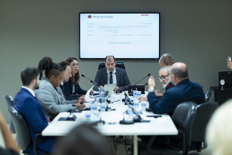 Comissão de Economia libera adesão de Curitiba a conselhos de educação