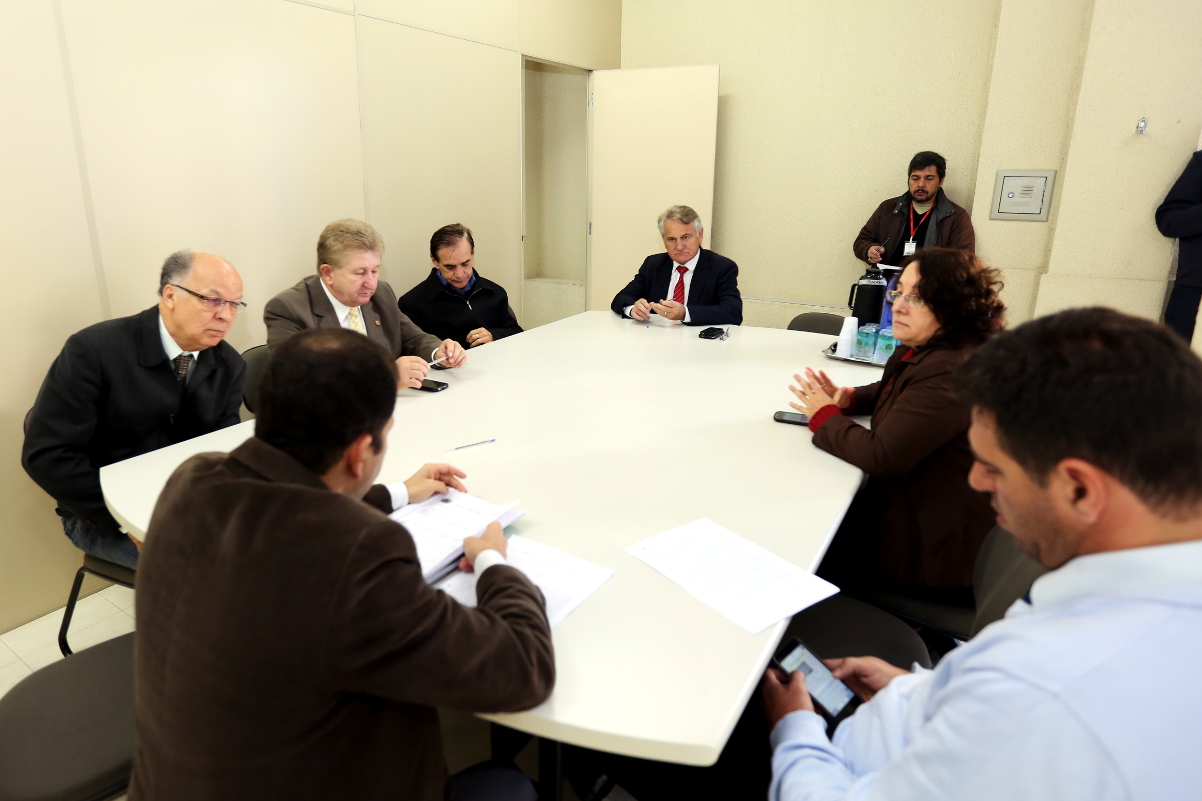 Comissão de Economia pede informações sobre "bueiros inteligentes"