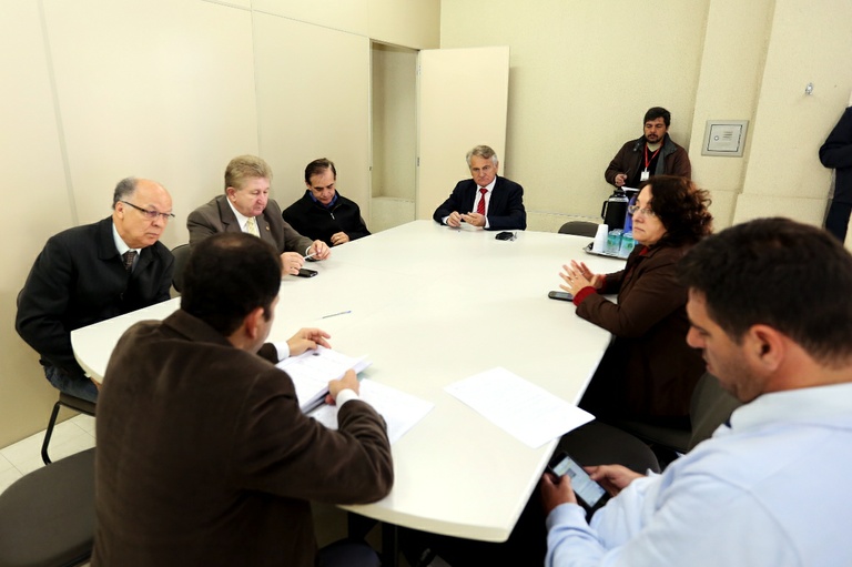 Comissão de Economia pede informações sobre "bueiros inteligentes"