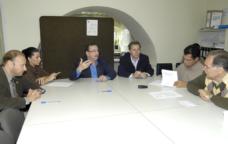 Comissão de Saúde analisa projetos aos deficientes 