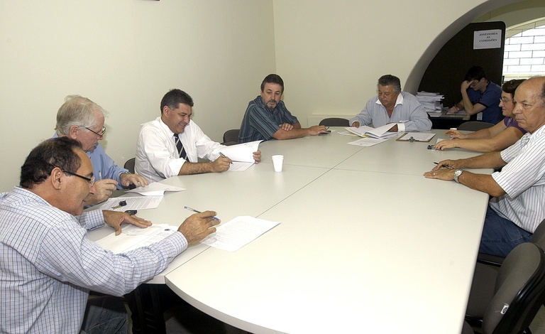 Comissão de Serviço Público analisa projetos 