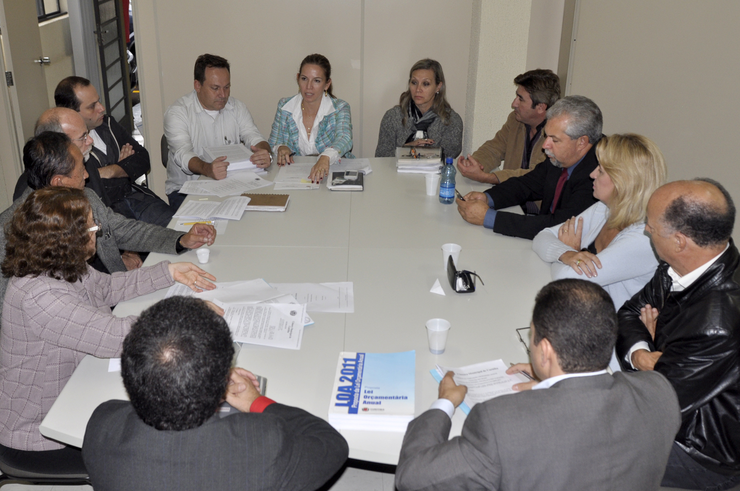 Comissão debate projetos  com técnicos do Executivo 