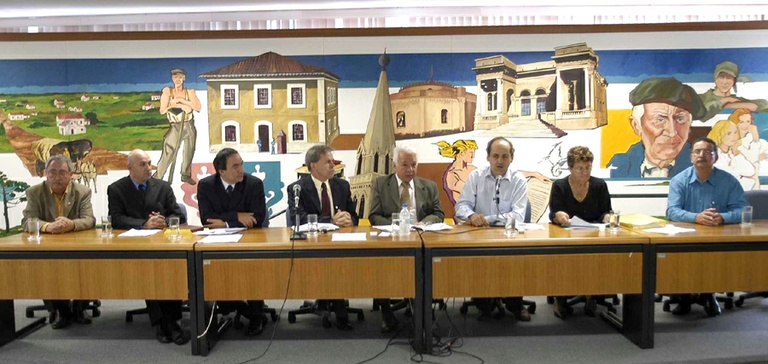 Comissão discute as creches comunitárias 